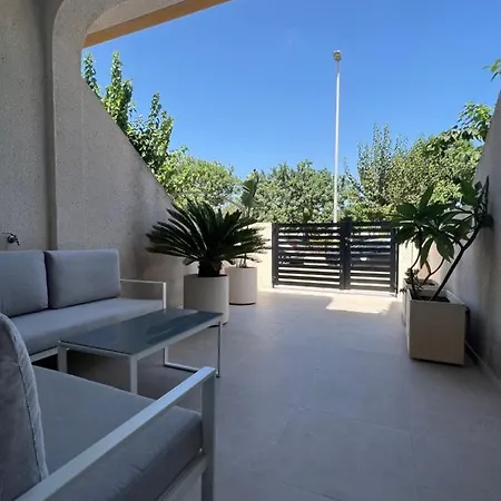 Bonito Adosado Con Piscina A 200 M De La Playa *
